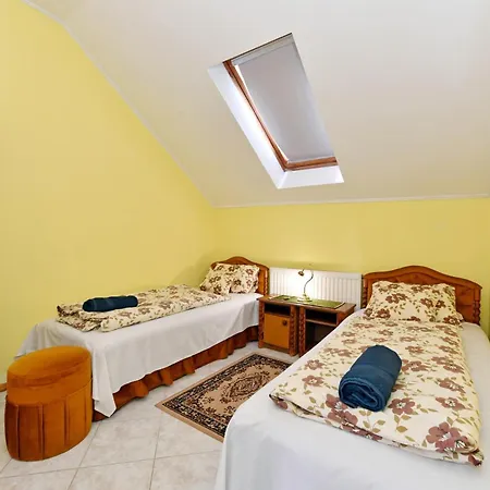 Royal Gæstehus 3*