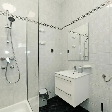 Royal 3*